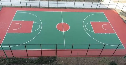 户外篮球场